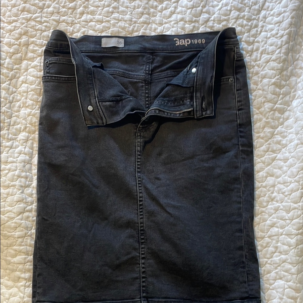 GAP Black Pencil Skirt